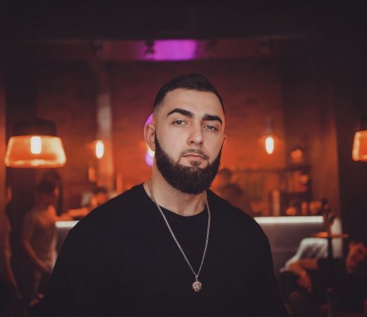 Hookah-Time-intervyu-s-vladelczem-Ajk-Lazaryan