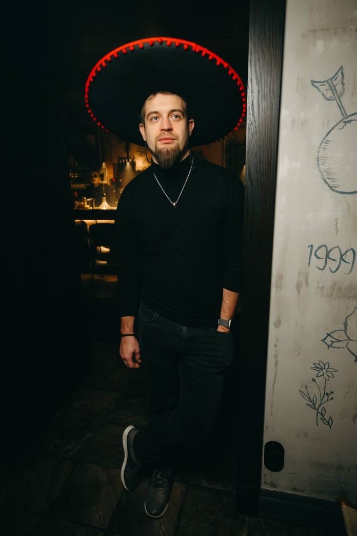 photo_5325981737827372008_y